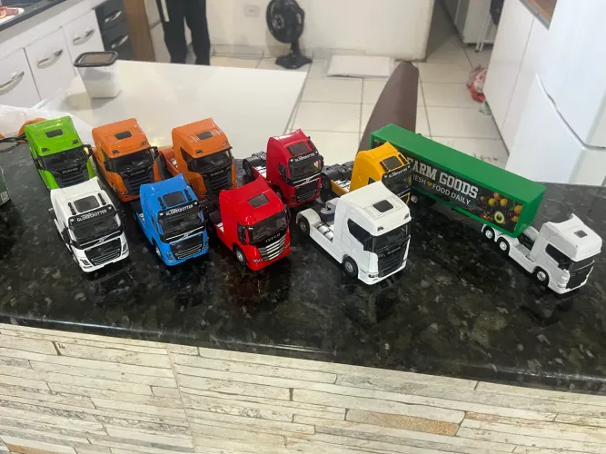 Miniaturas Scanias, Volvo e iveco