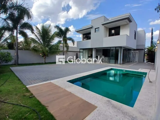 Casa em Residencial Grand Royale