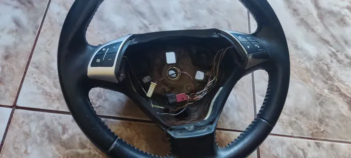 Volante Punto original Fiat multifuncional com borboletas 