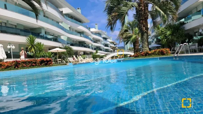 Brognoli Vende- Apartamento de alto padrão em condomínio clube