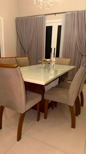 Mesa em ótimo estado 