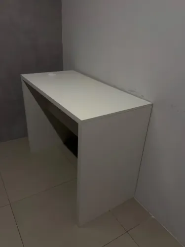 Mesinha Branca de Escritório - Ótimo Estado