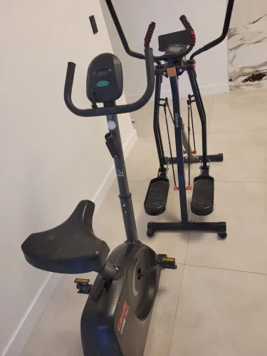 Aparelhos de exercício. 