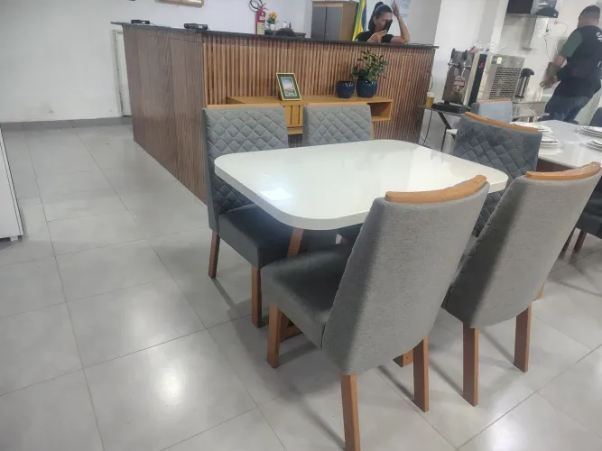 Mesa e cadeiras  1.20 x 80