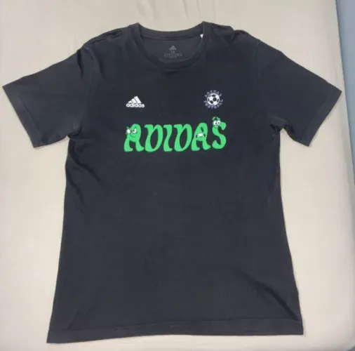 Adidas camiseta preta Football estampa verde tam M - usada