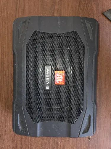 Subwoofer automotivo com defeito 
