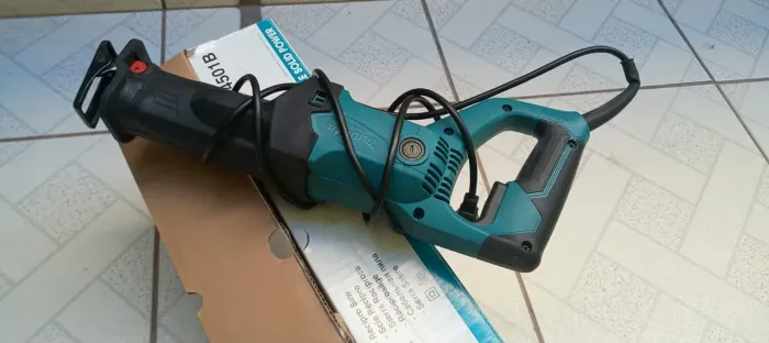 Serra Sabre Makita