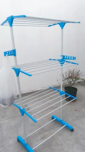 Varal Vertical Dobrável 3 Andares com Rodinhas e Suportes para Cabides
