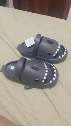 Vendo Pantufa Tubarão - Infantil