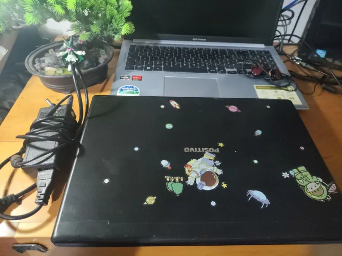 Notebook Positivo para reparo ou retirada de peças