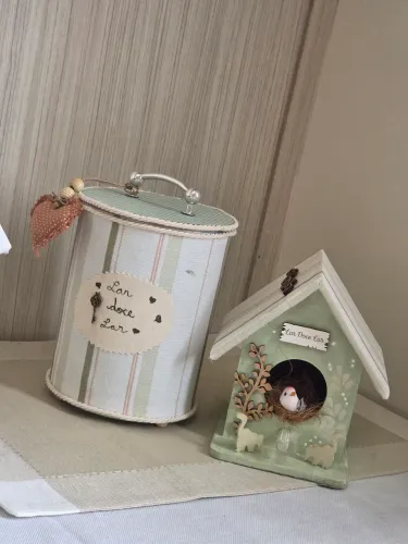 Casinhas de passarinho que compõem com elegância aquele cantinho especial da sua casa.