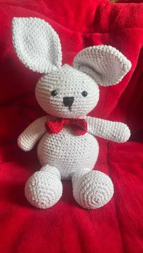 Coelho de amigurumi