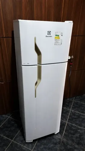 Geladeira Electrolux dúplex 