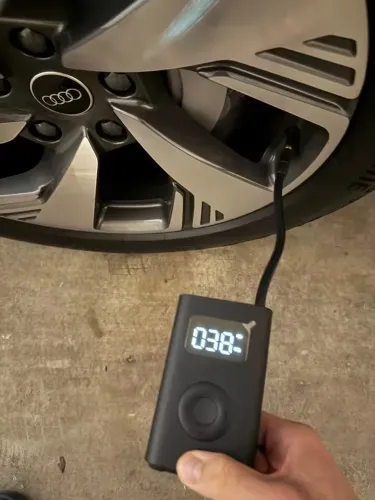 Mini Compressor Digital Simake Bomba De Encher Pneus Portátil Para Carro