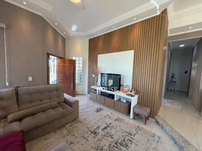 Casa com 3 dormitórios à venda, 154 m² por R$ 900.000,00 - Palm Park - Estiva Gerbi/SP