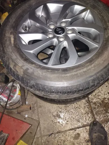 Hum jogo de rodas aro 17 com peneu furacão 5 por 114 Hyundai Kia Honda e outros com esa f