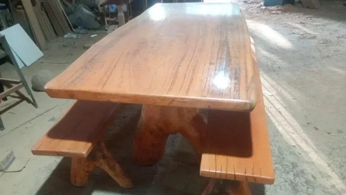 Mesa de 2 metros com bancos