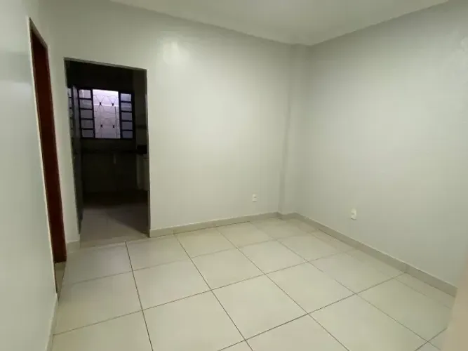 Aluga-se casa na Samamambaia Sul
