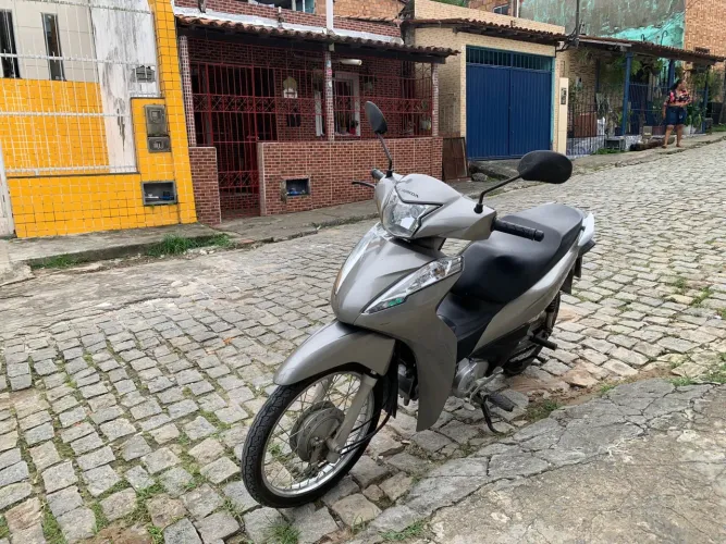 Honda Biz 110i 2023/2024 | 87.643 km | Quitada | Bem conservada