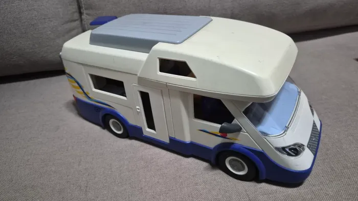 Trailer Playmobil com acessórios e bonecos