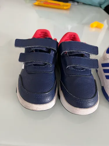Tênis adidas 22