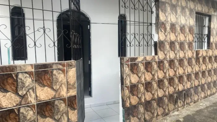 Aluga-se Casa em Vista alegre