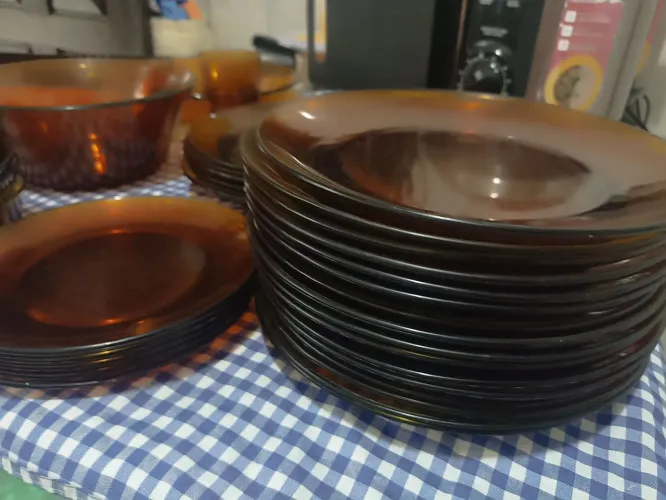 Vendo aparelho de jantar duralex antigo usado( Relíquia)