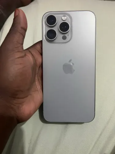 iPhone 15 Pro Max 256GB Titânio Natural - BYPASS / Wi-Fi - Impecável