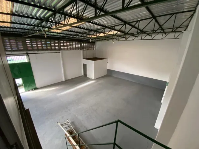 Galpão 250 m2 no Bairro da Paz