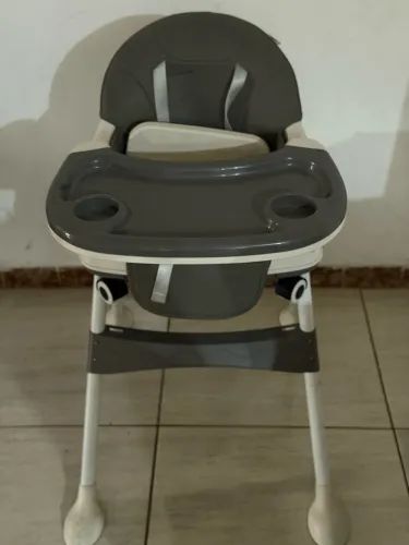 Cadeirinha de alimentação