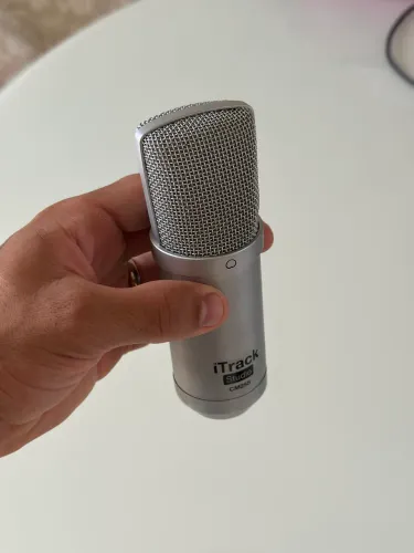 Mic condensador focusrit itrack solo 