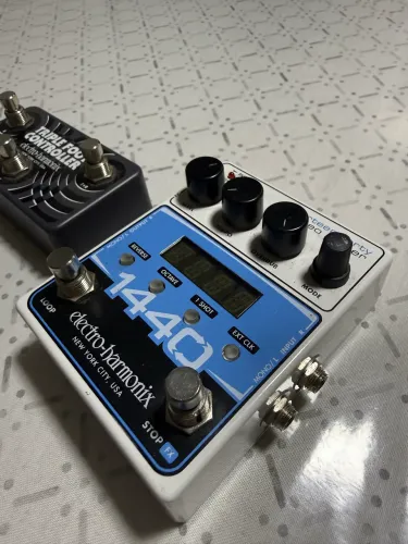 Electro-Harmonix 1440 Stereo Looper + Triple Foot Controller