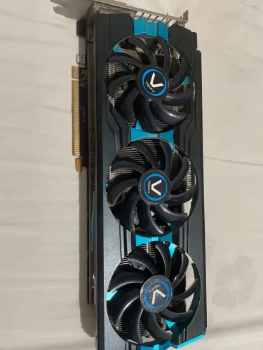 Placa de vídeo AMD Radeon R9 280X