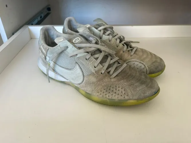 NIKE STREET GATO