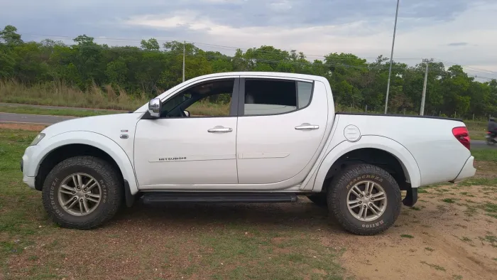 Mitsubishi L200 Triton HPE 3.2 CD TB Int.diesel AUT 2015