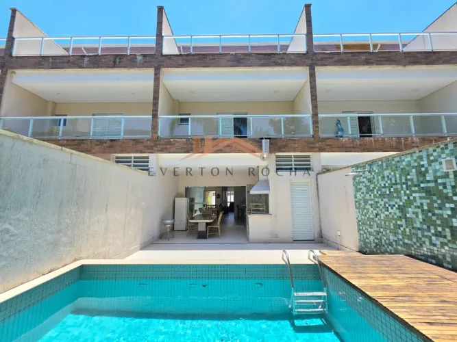 Casa com 4 suítes e piscina aquecida para alugar ou comprar