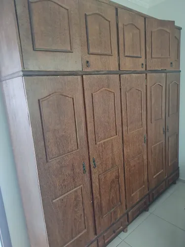 Guarda roupa sucupira
