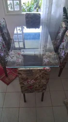 Venda de mesa de vidro com 6 cadeiras