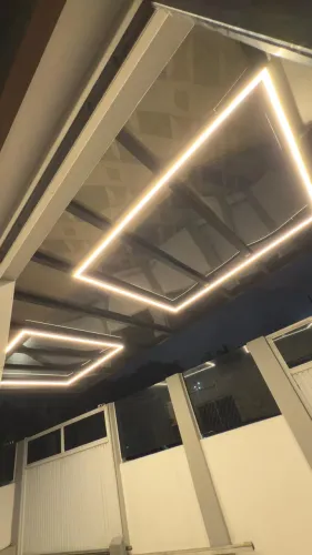 Eletricista especializado em acabamentos finos