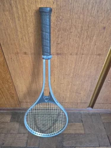 Raquete de tênis HEAD antiga de alumínio colecionável