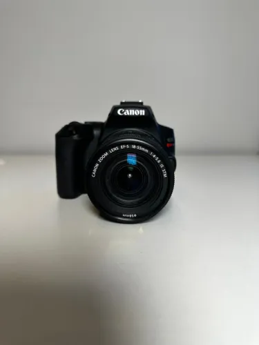 Câmera Profissional Canon SL3