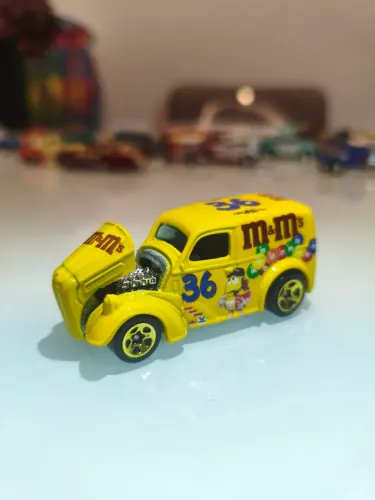 Hot Wheels Angila Panel Truck Nascar M&M
