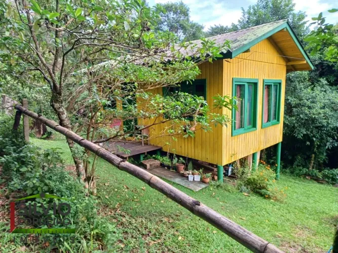Terreno com Duas Casas na Costa da Lagoa - Florianópolis