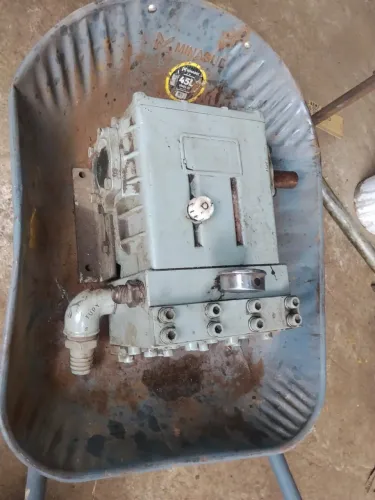 BOMBA DE ALTA PRESSÃO PARA JATEAMENTO À VENDA