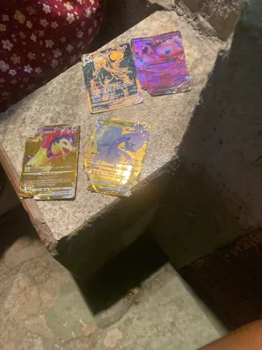 Vendo cartinha de Pokémon rara