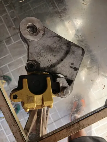 Vendo  pinça de freio traseiro  xre 300 10/19