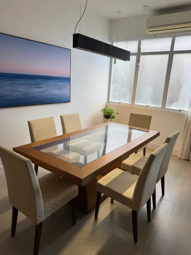 Mesa e 6 cadeiras 