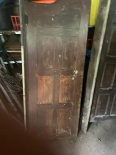 Porta estilo faroeste de madeira 