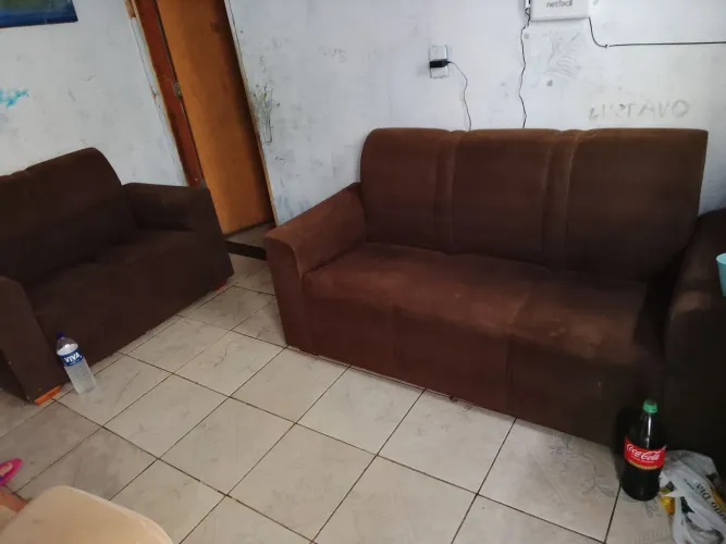Sofá 2 e 3 lugar conservado