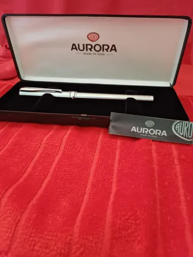 Caneta tinteiro italiana marca Aurora